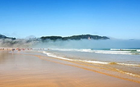 Rodiles beach is down a lane 3 km from the cottage 